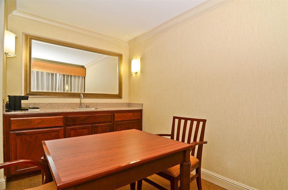 Best Western Plus All Suites Inn Σάντα Κρουζ Δωμάτιο φωτογραφία